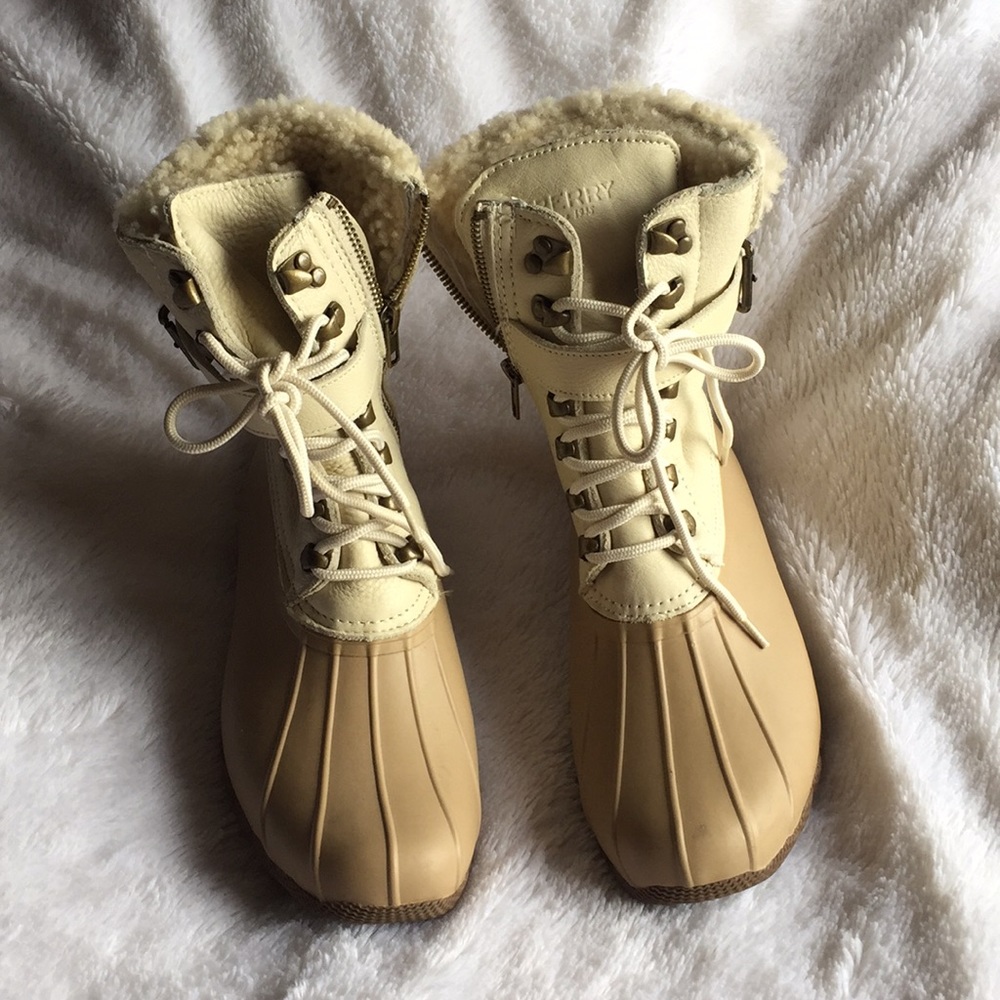 Fur Collared Cream Sperry Boots